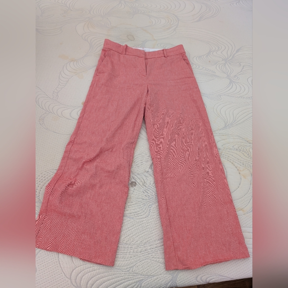 Loft Mid rise Coral/Pink Trousers. Size 6. Inseam 28